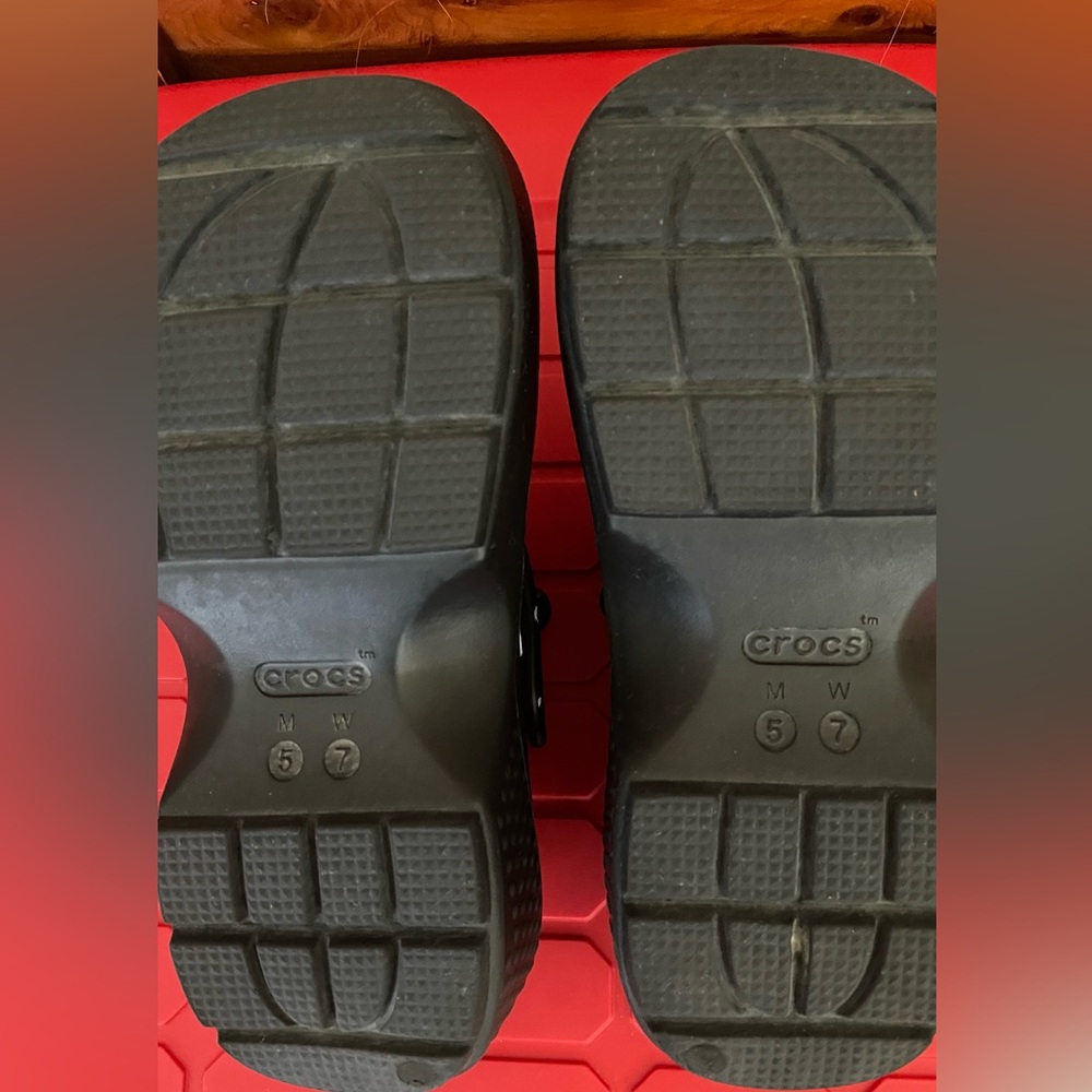 Wednesday Addams CROCS - Picture 7 of 7